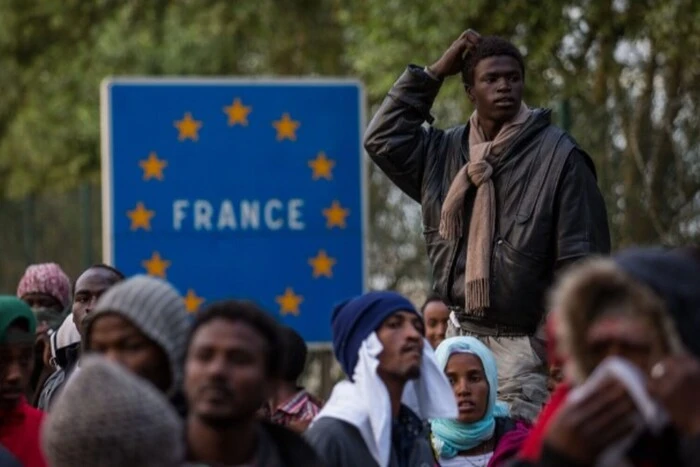 No privileges or access to healthcare: French government aims to reduce the number of refugees