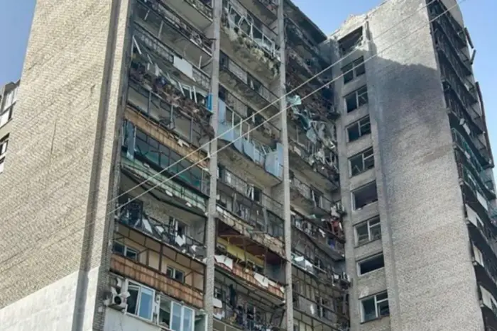 Residential quarters of Zaporizhia after the attack by occupiers