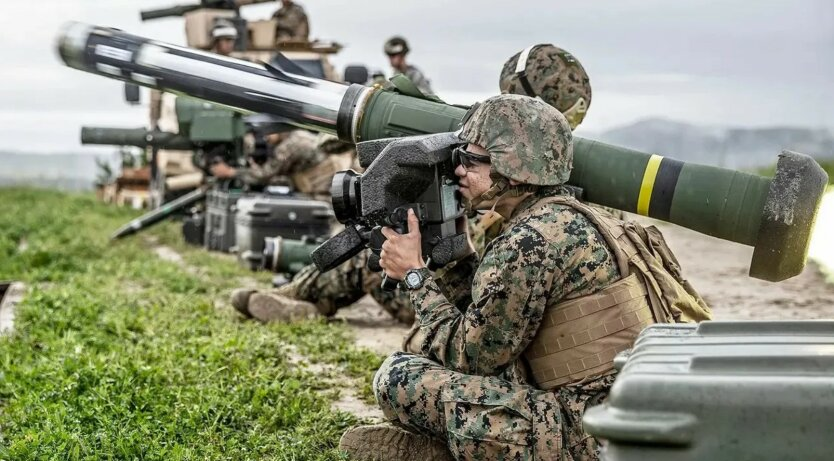 Two HIMARS rocket artillery systems