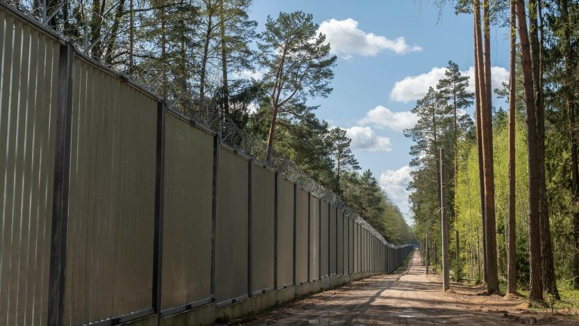 Image of the protective wall at the border with Belarus