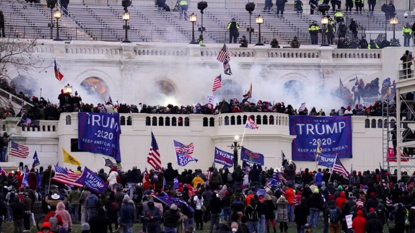 Trump pardons those convicted in the Capitol riot