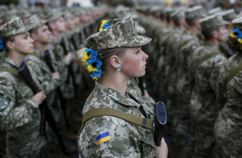 Das Parlament hat das Gesetz über die militärische Registrierung und die Grundausbildung verabschiedet: Was erwartet Frauen