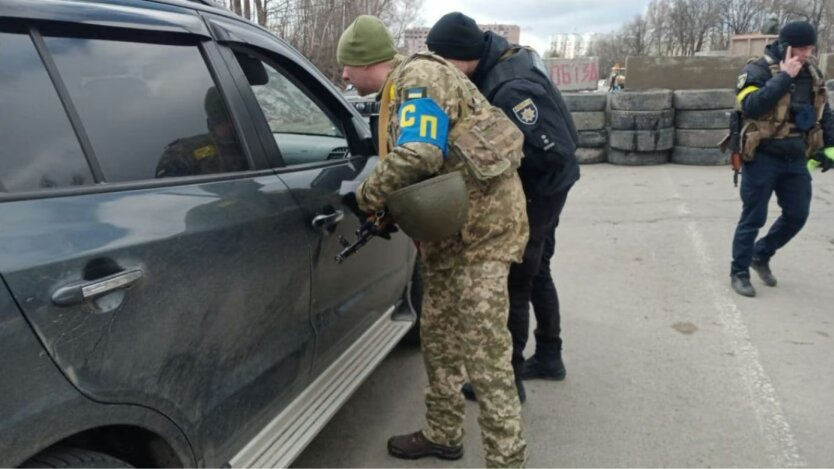 Военные проверки на территории ТЦК