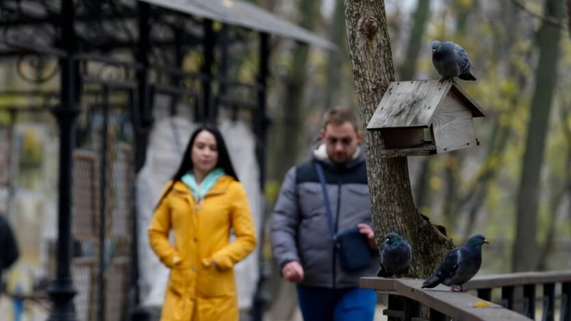 In die Ukraine dringt Wärme bis zu +20 Grad ein, aber es gibt einen Haken: Didenko spricht über das Wetter Anfang November