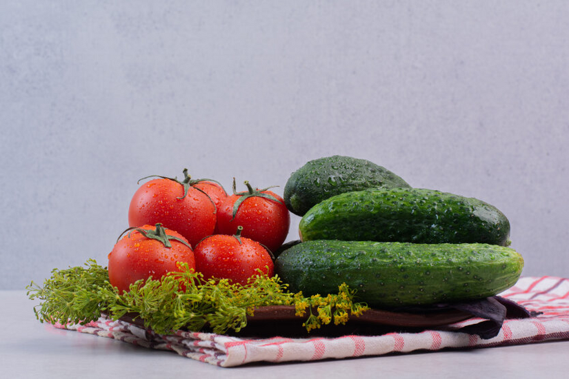 Sofort um 60 Hrywnja: Supermärkte haben die Preise für Gurken und Tomaten im Januar drastisch geändert