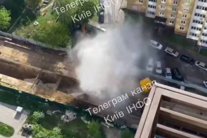 Територія будівництва метро на Виноградарі затоплена
