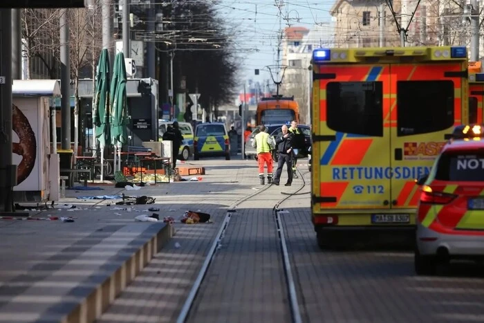 Автомобиль въехал в толпу: погибшие