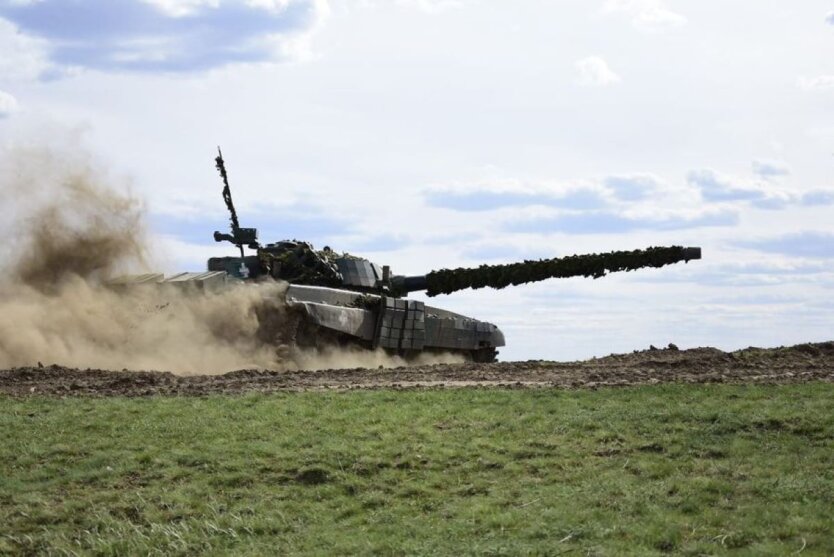 Раненые солдаты во время боевых действий