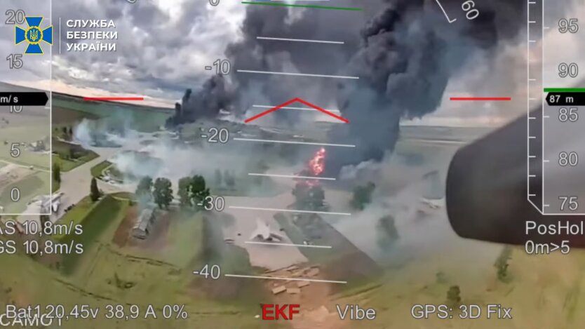 The SBU showed a new video of the strike on the Russian bomber Tu-22M3