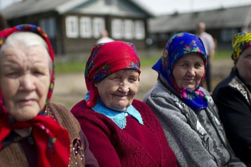 Pension graphic in Ukraine and the world