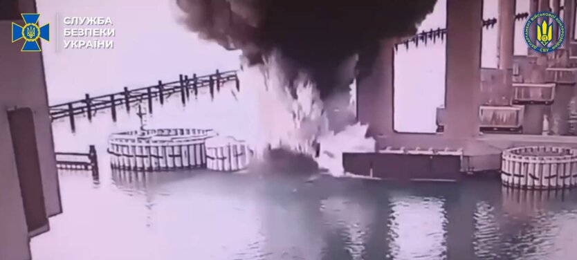 SBU attacked the Crimean Bridge for the third time: underwater supports damaged