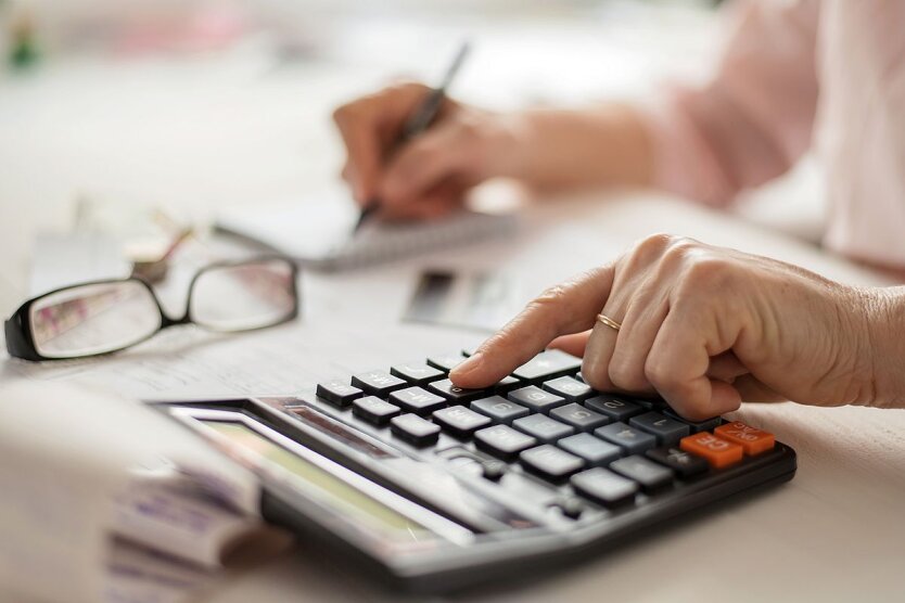 Pensioner receives a pension of 10 thousand hryvnias