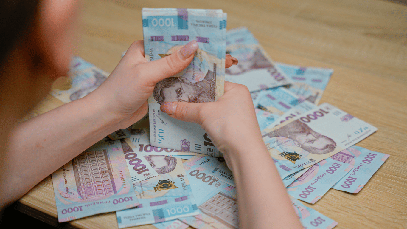 Special Pensions in Ukraine — How Much the State Pays the 'Chosen Ones' in 2025