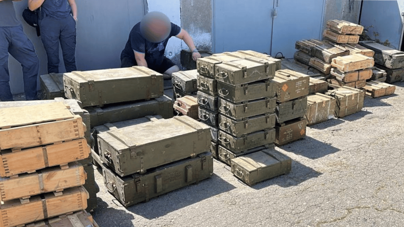 In Kharkiv, officials hid a military arsenal near civilians — photo