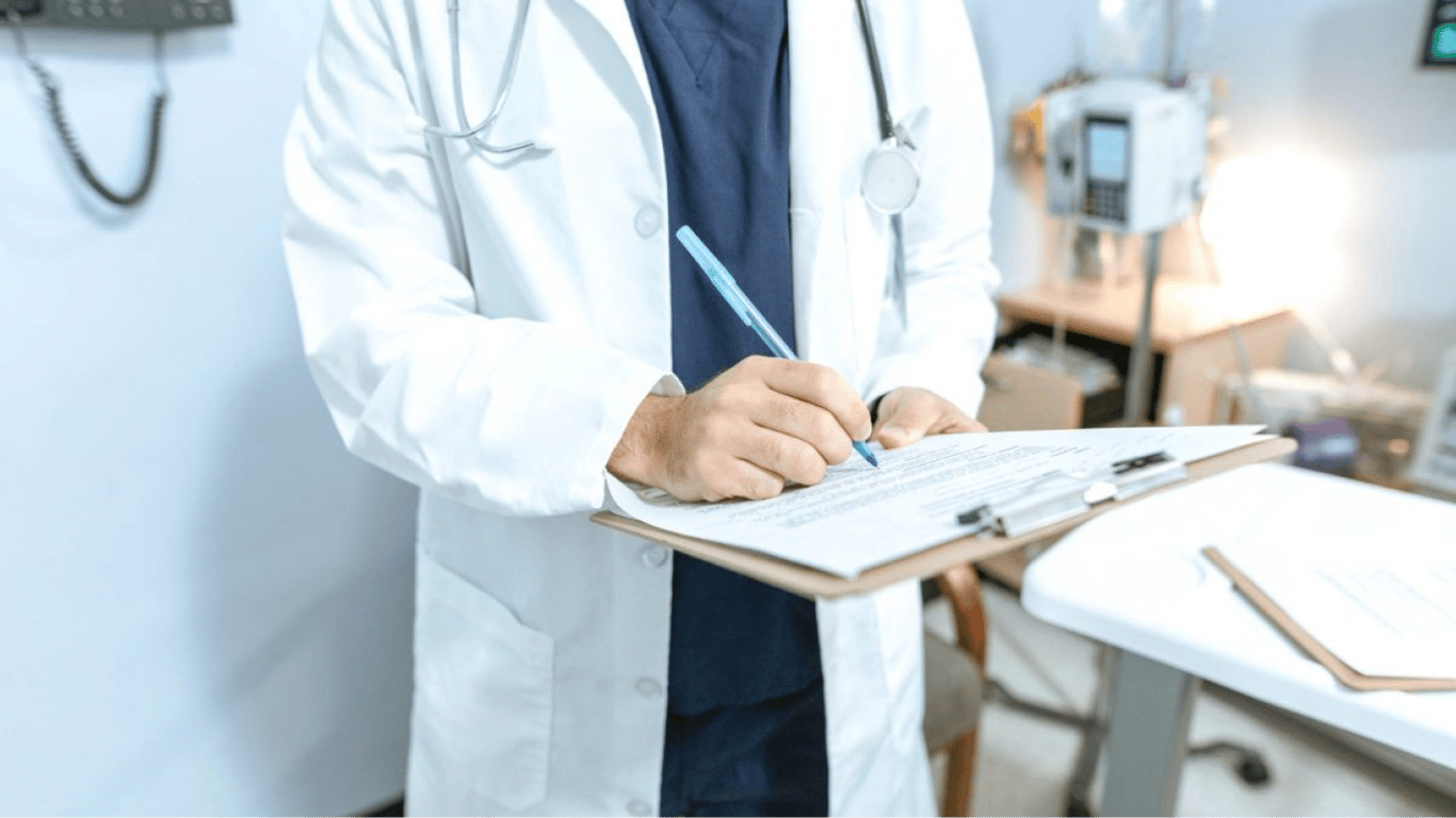 In Kyiv region, officials of a medical institution have received suspicions - what is the reason