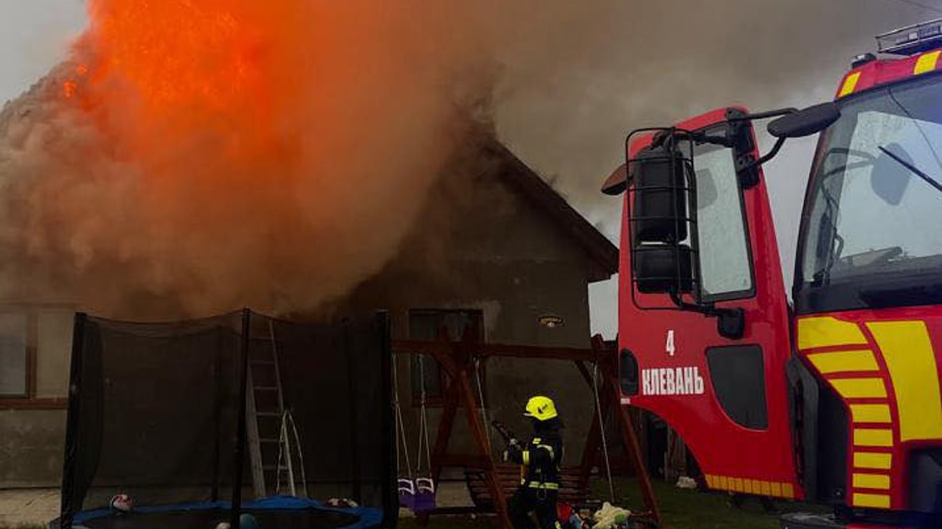 A lightning strike hit a house in Volyn, where a mother was with her children