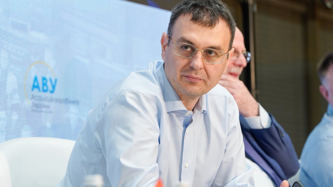 Hetmanцев responded whether the poverty level in Ukraine has increased