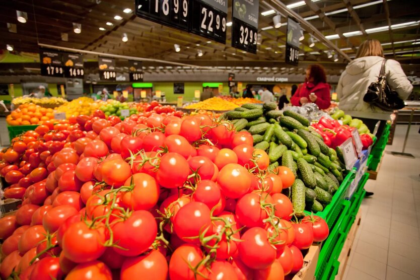 Ceny pomidorów, cebuli i ogórków: w których supermarketach cena sięga 135 hrywien
