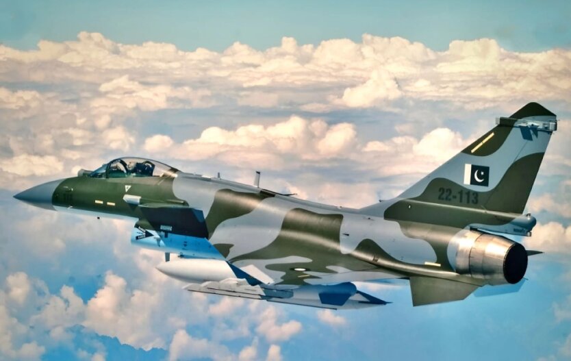 Pakistan pochwalił się 'zwycięstwem' chińskich J-10C nad francuskimi Rafale