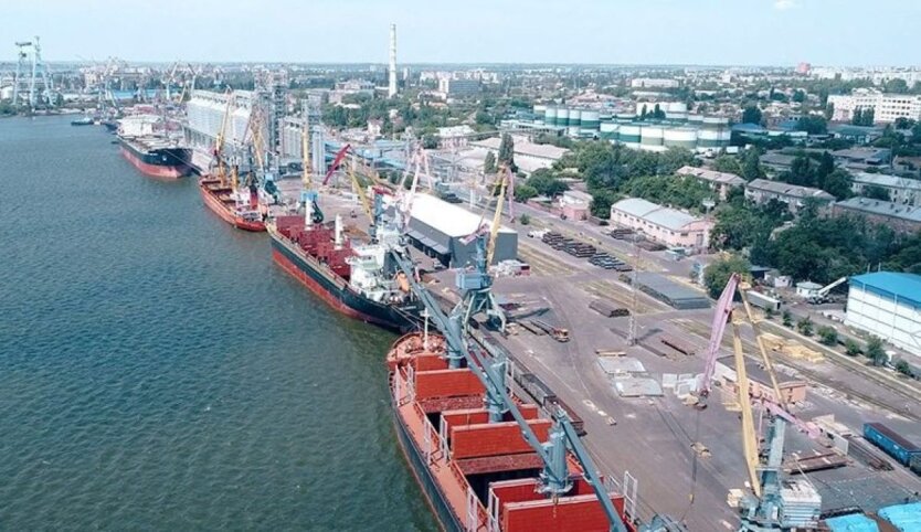 Mykolaiv sea port closed: business seeks alternative routes